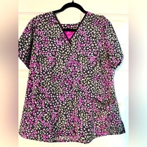 Healing hands premiere scrub top XL